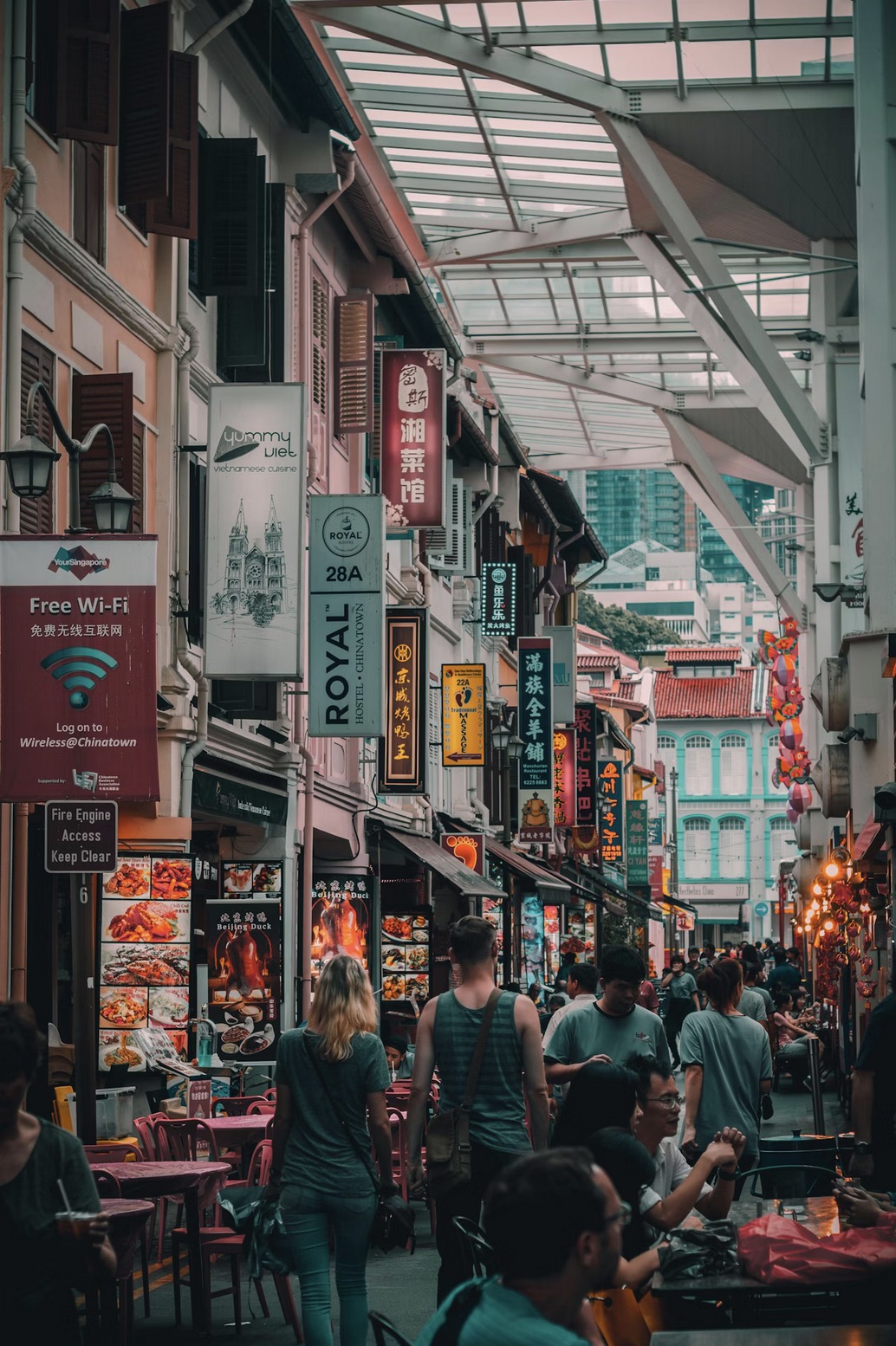 More shopping around China town